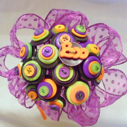 Boo Button Bouquet. Great for being the Bride of Frankenstein!