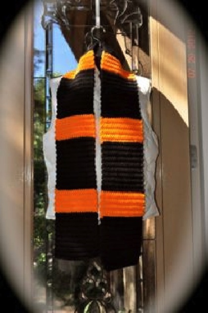 Handmade scarf in black and orange for Halloween